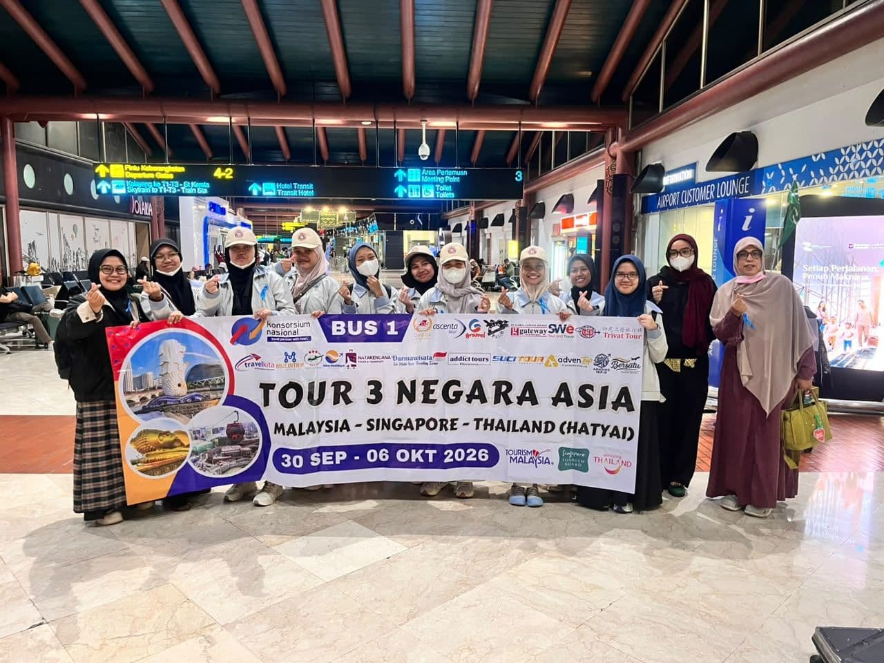 Keberangkatan rombongan Tour 3 Negara Asia