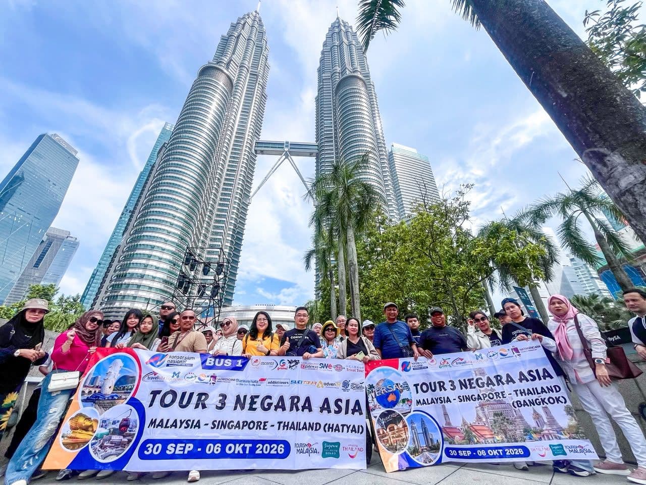 Rombongan di Menara Kembar Petronas, Kuala Lumpur
