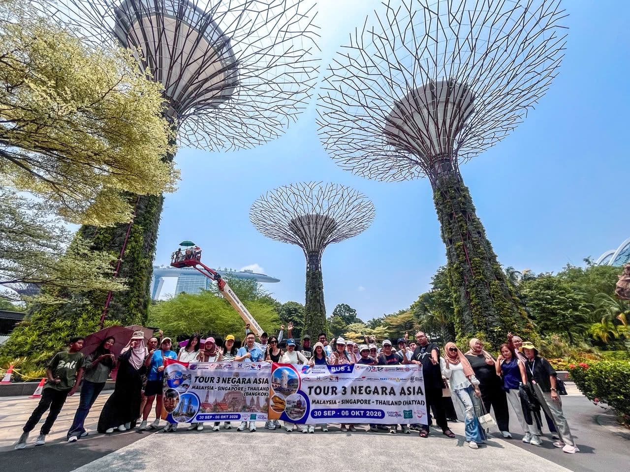 Rombongan di Gardens by the Bay, Singapura
