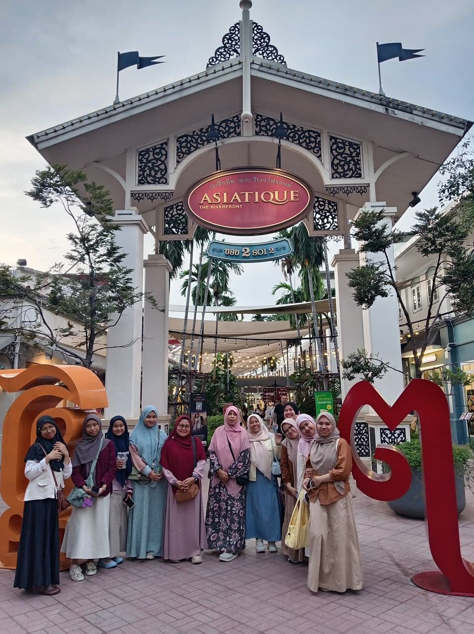 Rombongan di Asiatique The Riverfront, Bangkok
